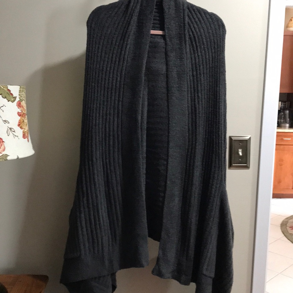 Barefoot Dreams Travel Shawl with pockets